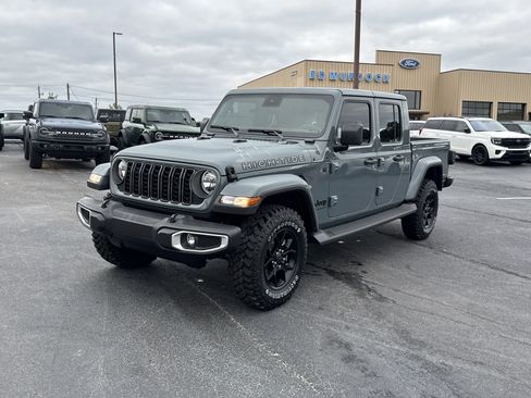 New 2025 Jeep Gladiator High Tide image 2