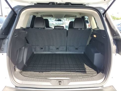 Used 2016 Ford Escape SE w/ SE Chrome Package FWD image 8