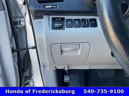 Used 2013 Toyota Highlander Limited FWD image 45