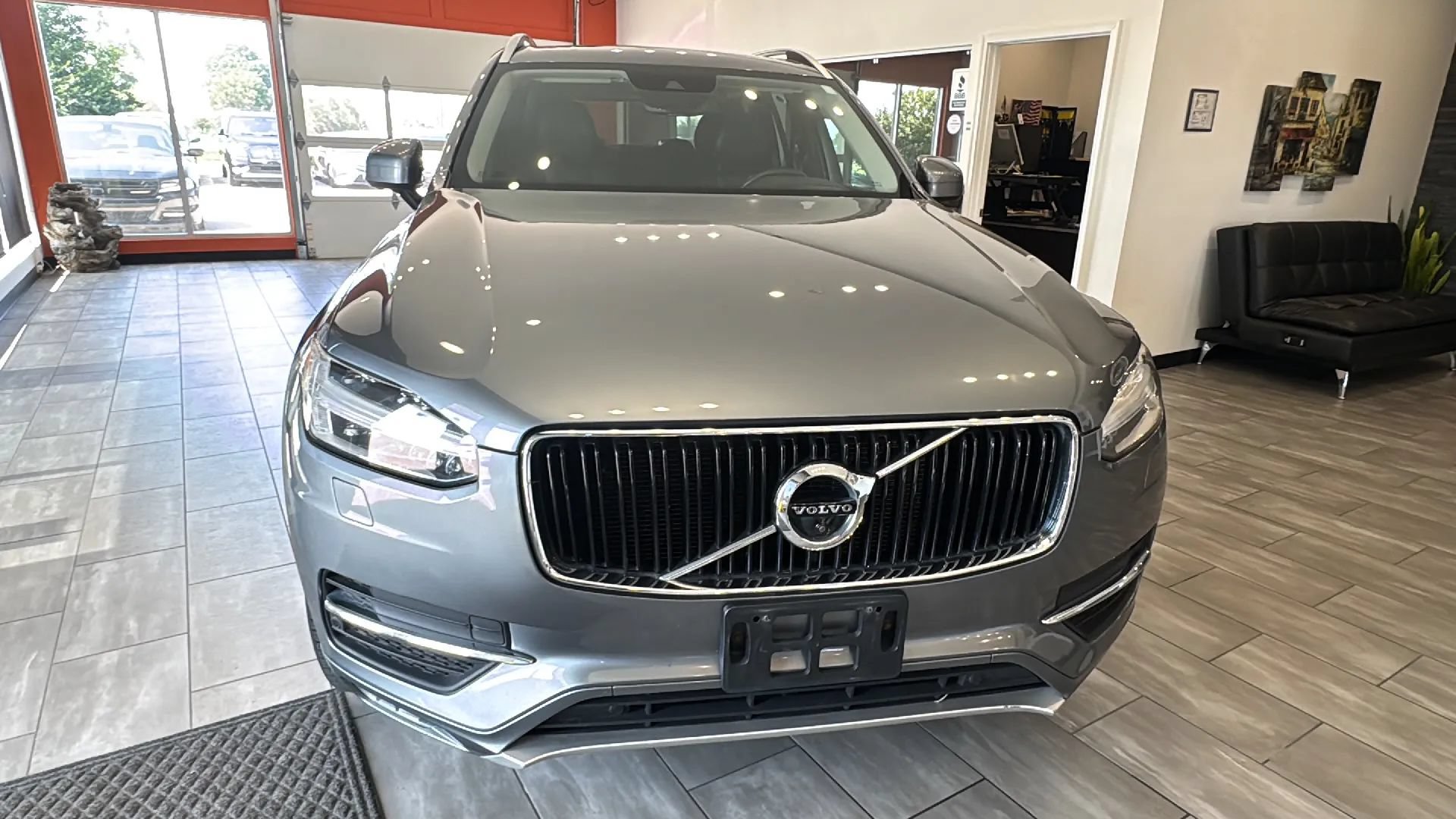 Used 2017 Volvo XC90 T6 Momentum w/ Vision Package AWD/4WD image 4