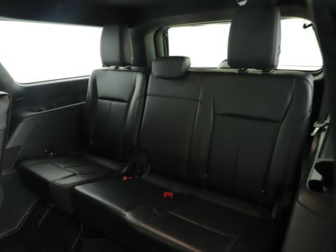 Used 2020 Ford Expedition Max XLT w/ Equipment Group 202A AWD/4WD image 21