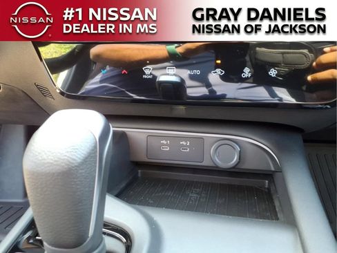 New 2026 Nissan Sentra SR w/ Floor Mat Package FWD image 18