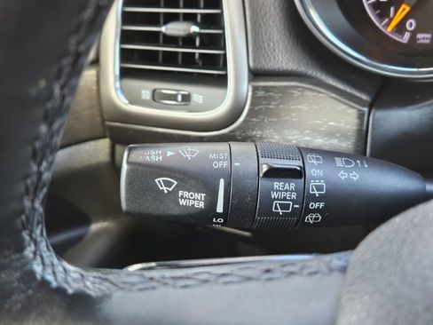 Used 2018 Jeep Grand Cherokee Altitude image 24