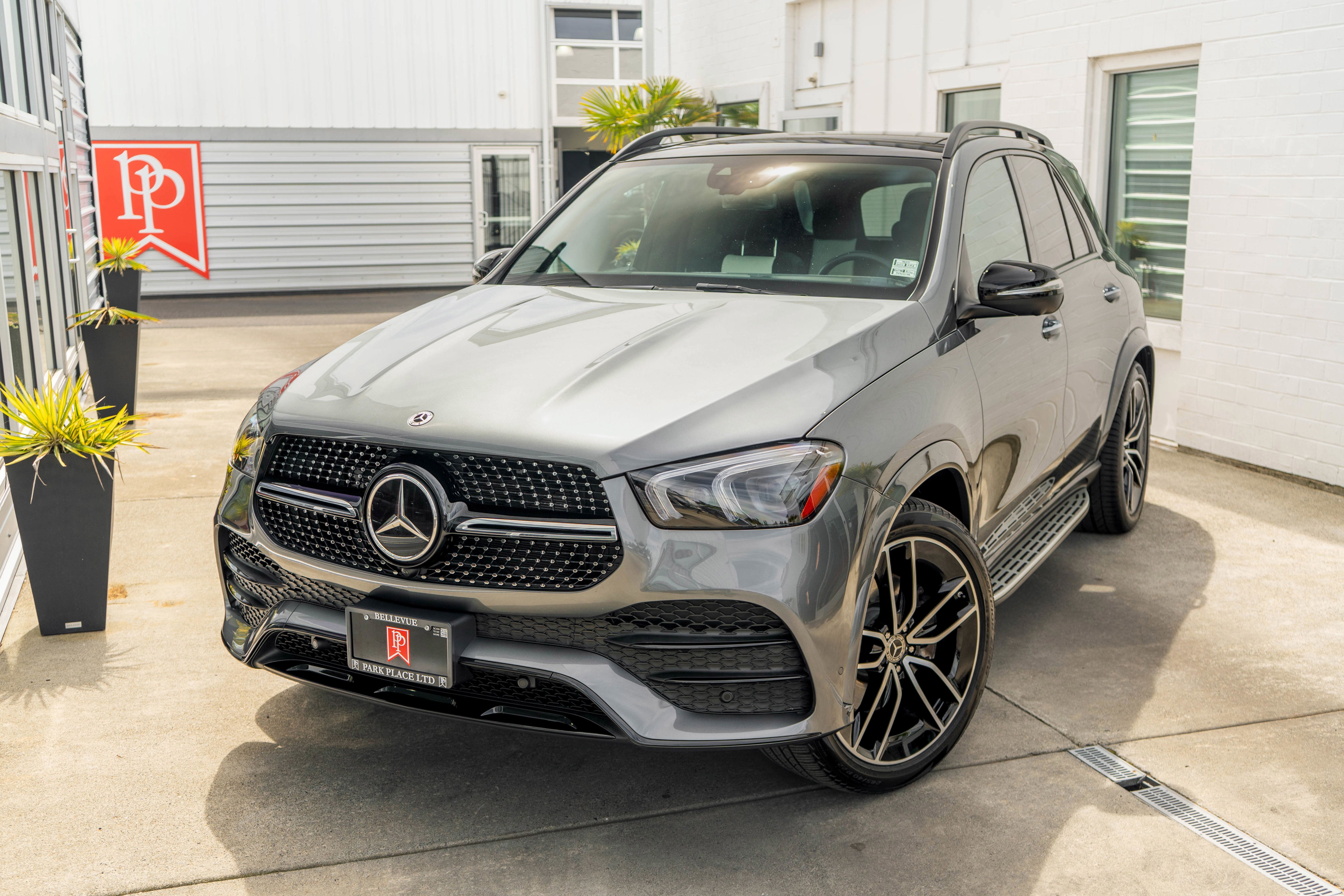 Used 2023 Mercedes-Benz GLE 580 4MATIC image 3
