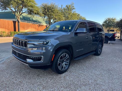 Used 2022 Jeep Wagoneer Series III w/ Convenience Group I image 12