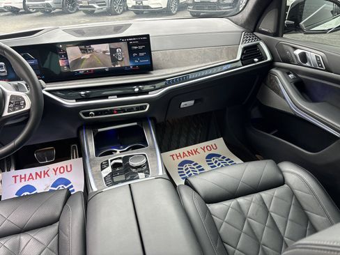 Used 2023 BMW X7 xDrive40i w/ M Sport Package image 31