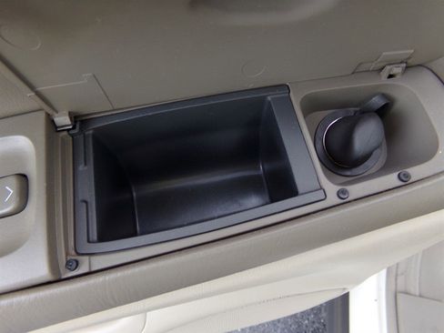 Used 2003 Cadillac De Ville Sedan w/ Comfort & Convenience Package image 76