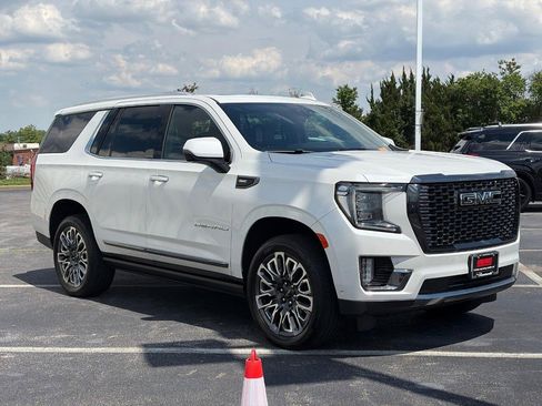 Used 2023 GMC Yukon Denali Ultimate AWD/4WD image 3