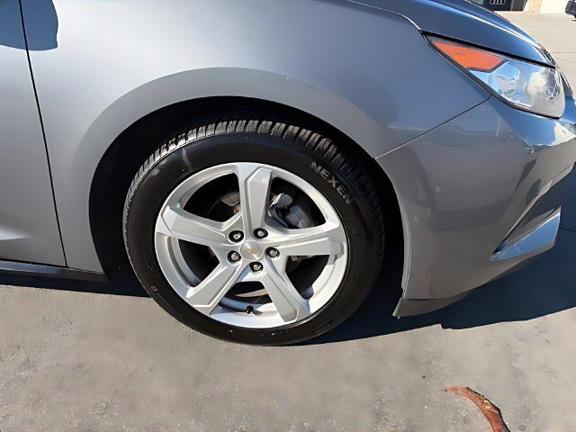 Used 2019 Chevrolet Volt LT FWD image 11