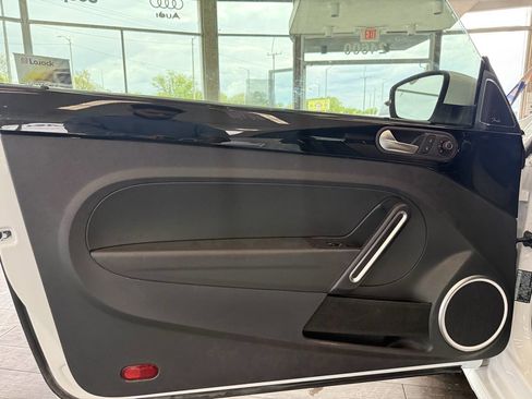 Used 2019 Volkswagen Beetle 2.0T FWD image 23