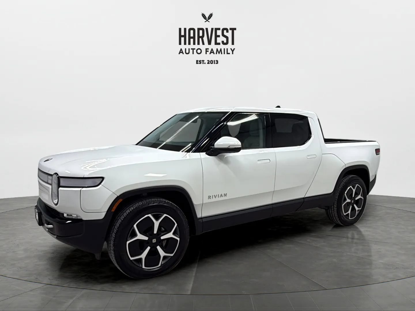 Used 2024 Rivian R1T Adventure Dual AWD/4WD image 1