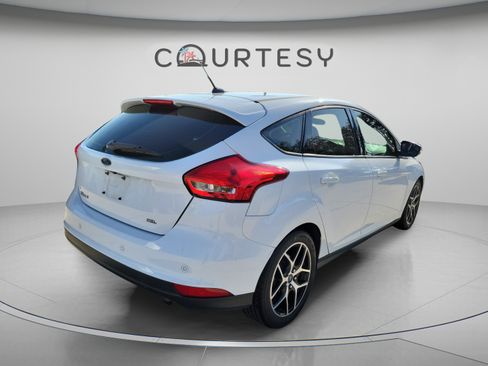 Used 2018 Ford Focus SEL FWD image 3