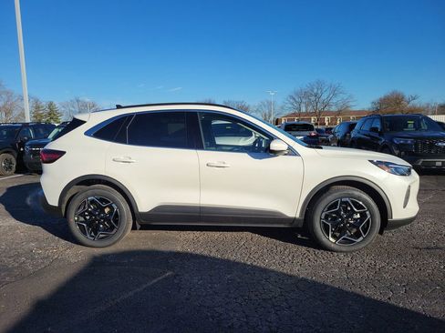 New 2026 Ford Escape Platinum w/ Premium Technology Package image 3