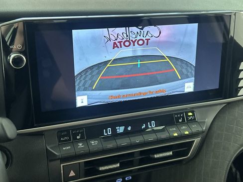 Used 2025 Toyota Camry XLE FWD image 18