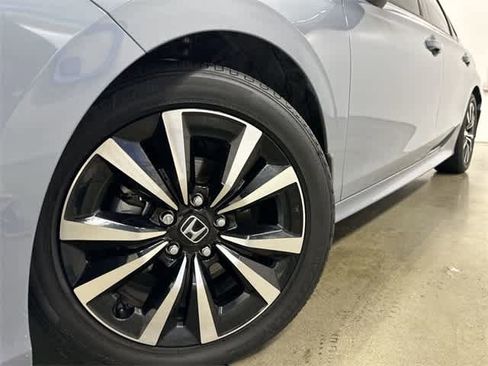 Certified 2024 Honda Civic EX image 28