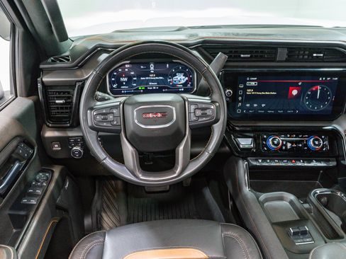 Used 2024 GMC Sierra 2500 AT4 w/ AT4 Premium Plus Package image 12