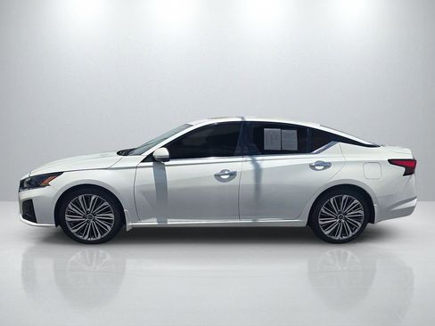 Used 2023 Nissan Altima 2.5 SL FWD image 8