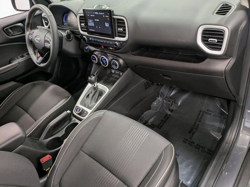 Certified 2024 Hyundai Venue Limited image 29