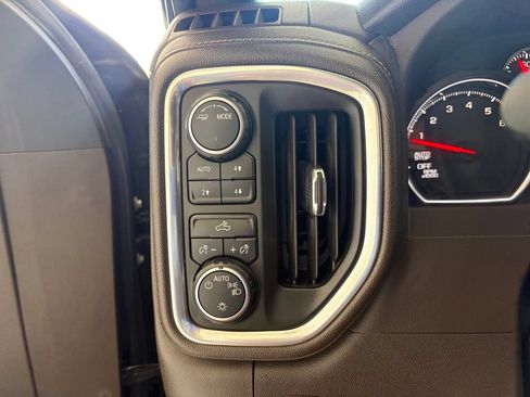 Used 2022 Chevrolet Silverado 1500 LT AWD/4WD image 6
