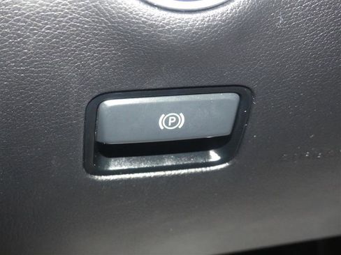 Used 2017 Mercedes-Benz GLS 550 4MATIC image 31