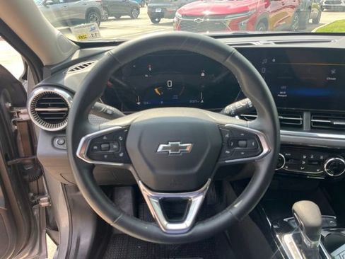 Used 2025 Chevrolet Trax ACTIV w/ Driver Confidence Package FWD image 16