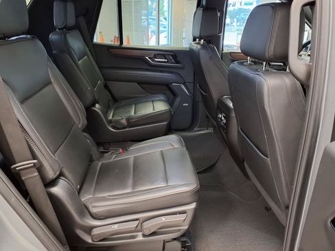 Used 2025 GMC Yukon Denali AWD/4WD image 14