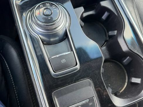 Used 2019 Ford Edge Titanium FWD image 21
