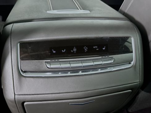 Used 2025 Cadillac Escalade Sport Platinum w/ LPO, Floor Liner Package AWD/4WD image 29