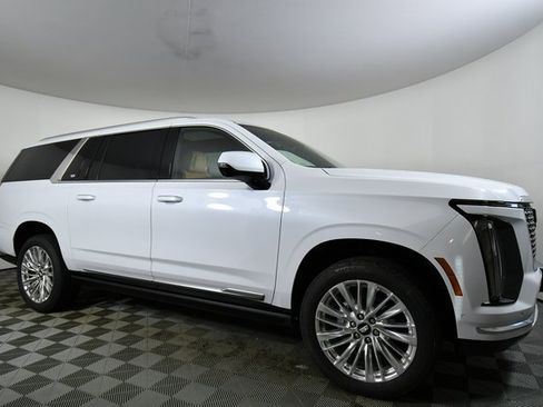 Used 2026 Cadillac Escalade ESV Luxury w/ LPO, Floor Liner Package image 7