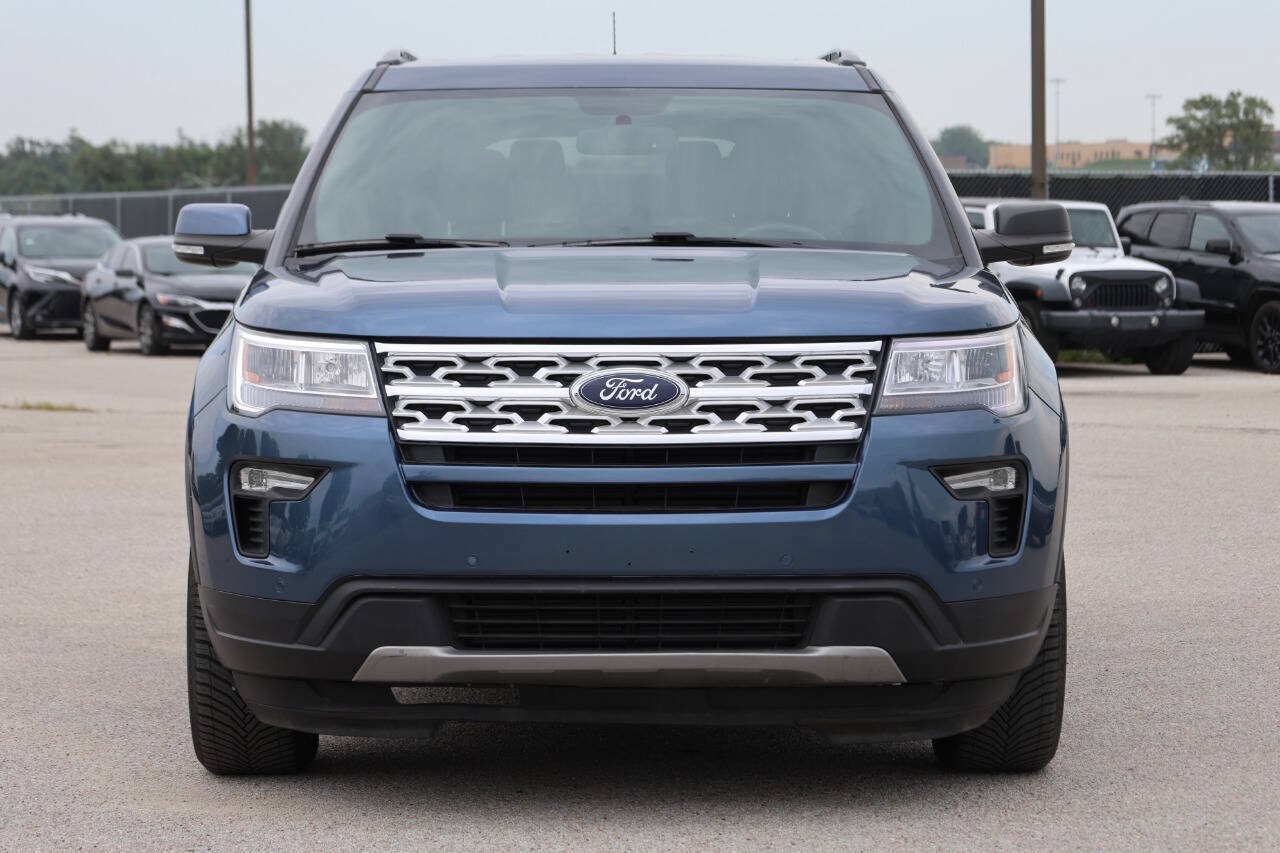 Used 2019 Ford Explorer XLT w/ Equipment Group 202A AWD/4WD image 2