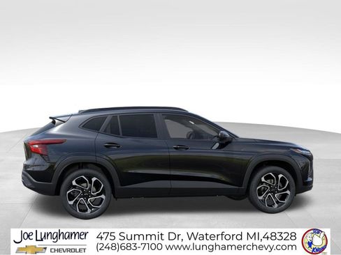 New 2026 Chevrolet Trax RS w/ Sunroof Package FWD image 5