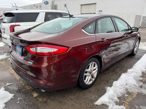 Used 2016 Ford Fusion SE image 3