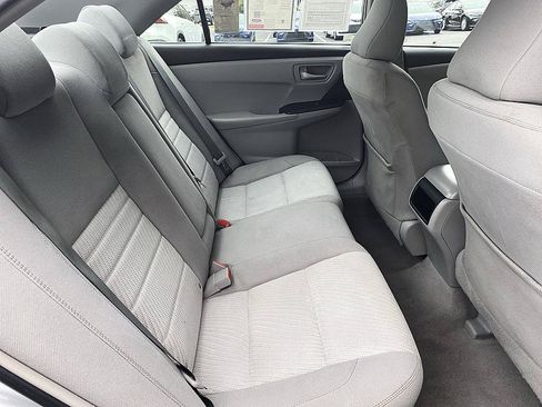 Used 2015 Toyota Camry LE FWD image 21