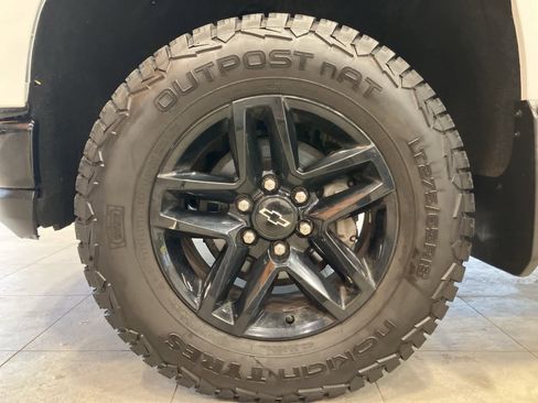 Used 2019 Chevrolet Silverado 1500 Custom Trail Boss image 9