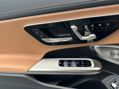 New 2026 Mercedes-Benz CLE 300 4MATIC Cabriolet image 12