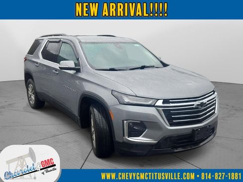 Used 2023 Chevrolet Traverse LT image 1