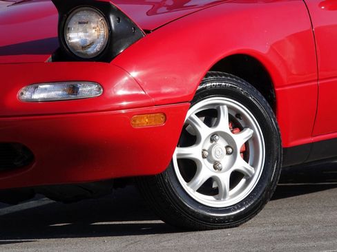 Used 1996 MAZDA MX-5 Miata M-Edition RWD image 37