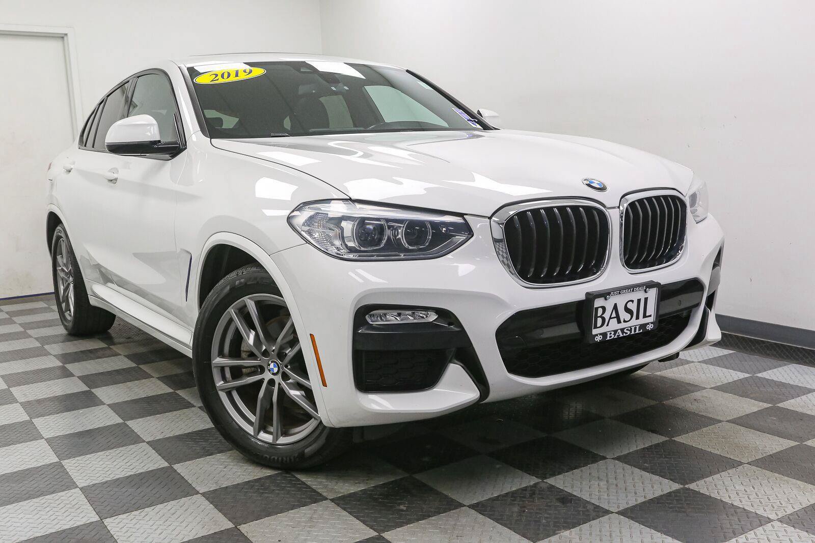 Used 2019 BMW X4 xDrive30i w/ M Sport Package 2 AWD/4WD image 2