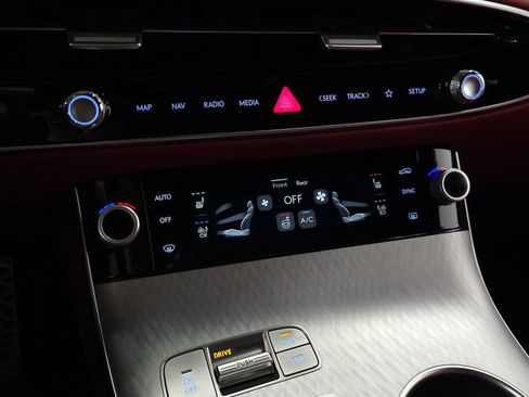 New 2026 Genesis GV70 2.5T Sport Prestige AWD/4WD image 26