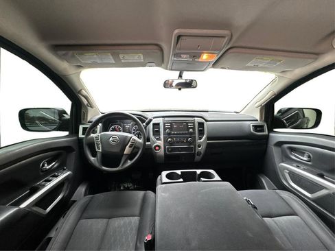 Used 2017 Nissan Titan SV RWD image 23