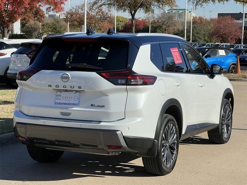 Certified 2025 Nissan Rogue SL w/ Tech Package image 4