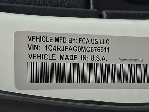 Certified 2021 Jeep Grand Cherokee Laredo X AWD/4WD image 27