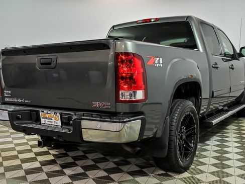 Used 2011 GMC Sierra 1500 SLT w/ SLT Convenience Package AWD/4WD image 8