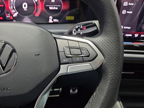 New 2026 Volkswagen Tiguan SE R-Line image 19