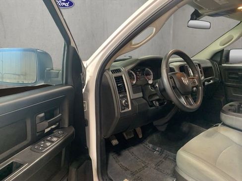 Used 2017 RAM 1500 Express AWD/4WD image 19