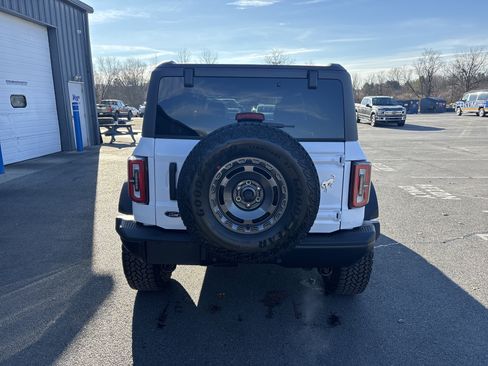 New 2025 Ford Bronco Badlands image 4
