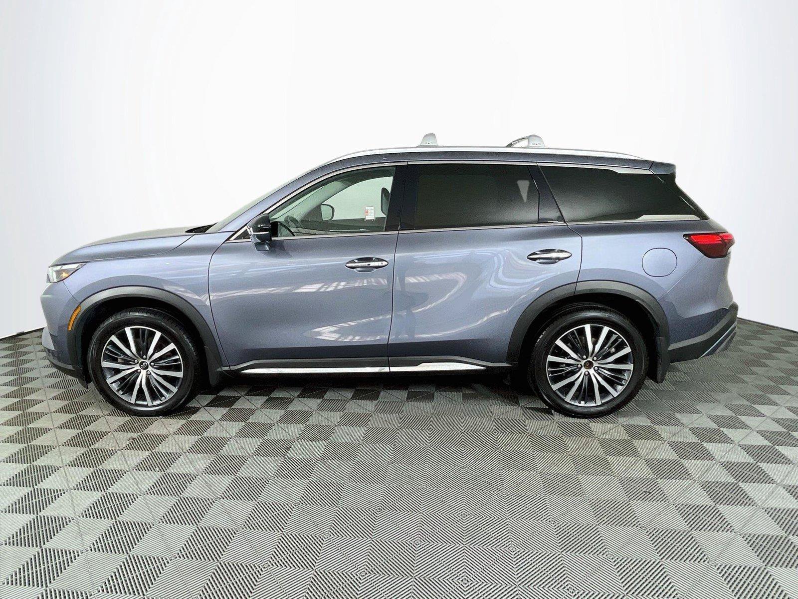 Used 2023 INFINITI QX60 Sensory w/ Vision Package AWD/4WD image 4