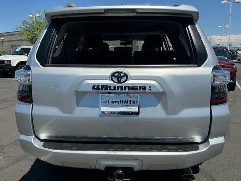 Used 2021 Toyota 4Runner SR5 Premium w/ Moonroof Package AWD/4WD image 24
