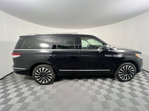 Used 2024 Lincoln Navigator Black Label image 2