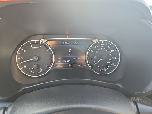 Used 2024 Nissan Sentra SR w/ SR Premium Package image 17